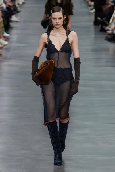 Look 37